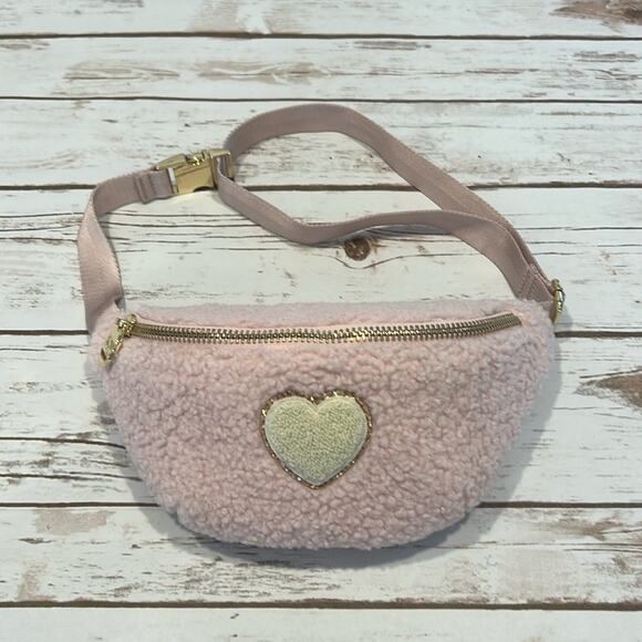 Stoney Clover Lane Sherpa Cozy Rose Fanny Pack with Blanc Glitter Heart - Picture 2 of 13